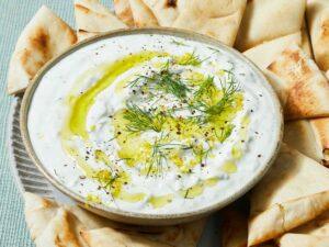🧄 Tzatziki Sauce: Cool Meets Kick