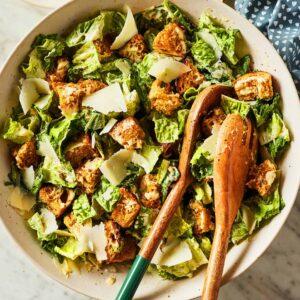 🥬 Caesar Salad Recipe: Bold, Briny, and Built to Impress